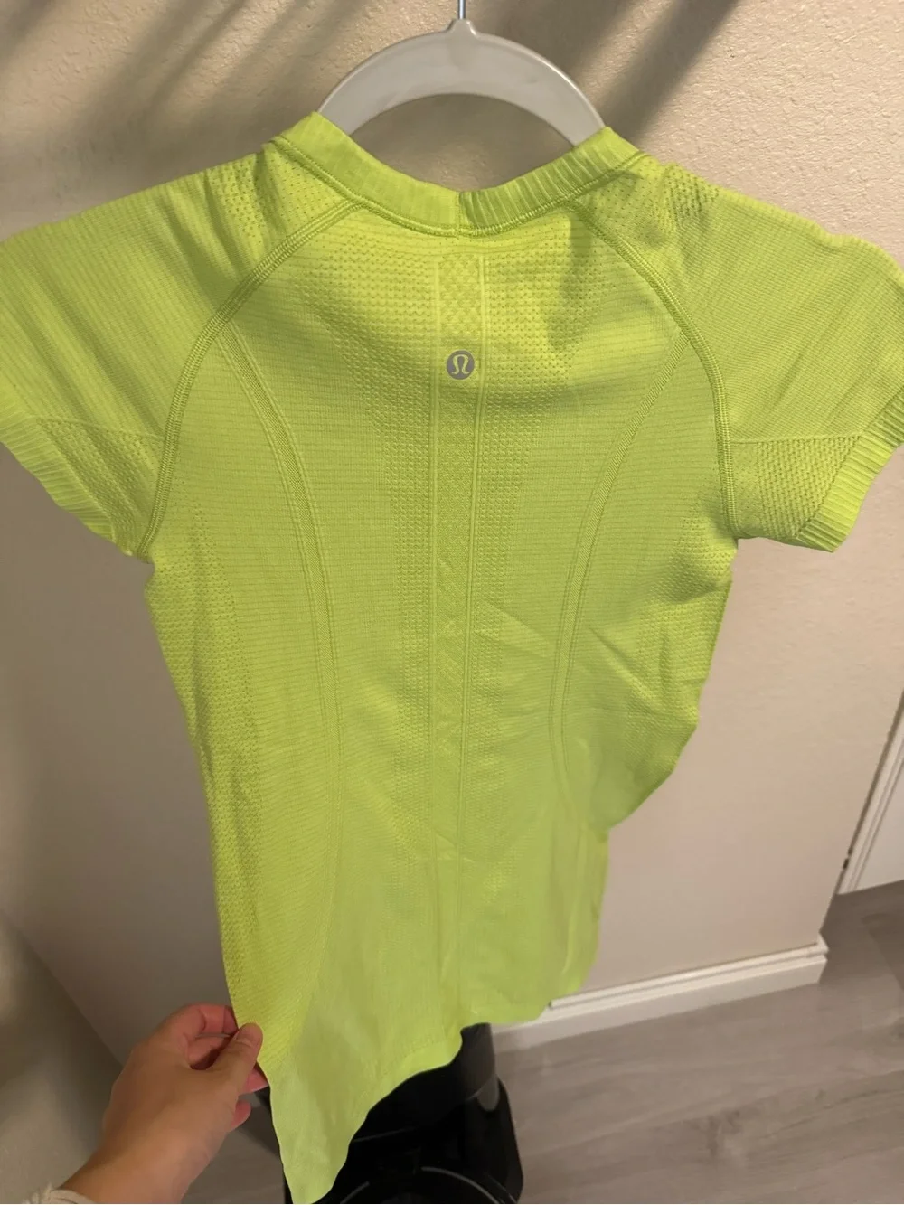Lululemon Swiftly Tech Short Sleeve 2.0 Elixir Lime Green Running Shirt Size 4